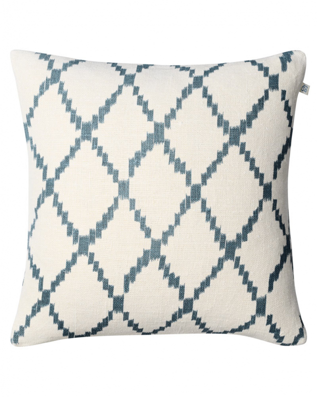Ikat Kerela - Off White/Blue in the group Cushions / Style / Decorative Pillows at Chhatwal & Jonsson (ZCC100144-1)