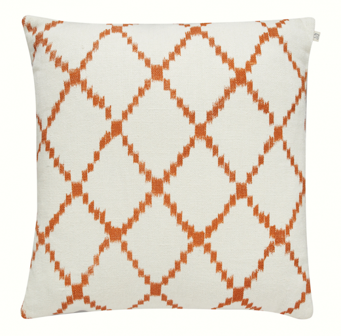 Ikat Kerela - Off White/Jaffa Orange in the group Cushions / Style / Decorative Pillows at Chhatwal & Jonsson (ZCC100160-1)