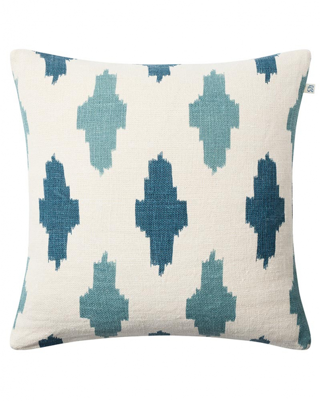 Ikat Agra - Off White/Heaven Blue/Palace Blue in the group Cushions / Colour / Blue at Chhatwal & Jonsson (ZCC700150-21)