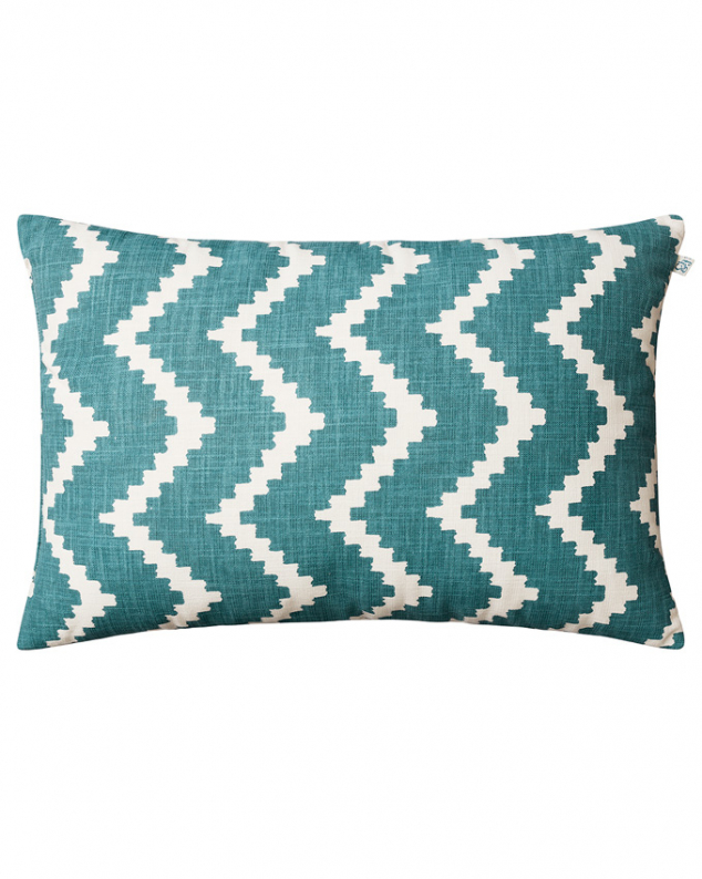 Ikat Sema - Heaven Blue/Off White OUTDOOR in the group Cushions / Outdoor Cushions at Chhatwal & Jonsson (ZOIC310250-15)