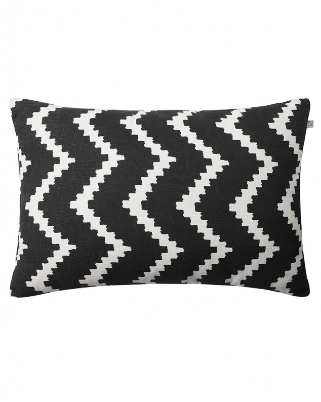 Ikat Sema - Black/Off White OUTDOOR in the group Cushions / Colour / Black at Chhatwal & Jonsson (ZOIC310290-21)