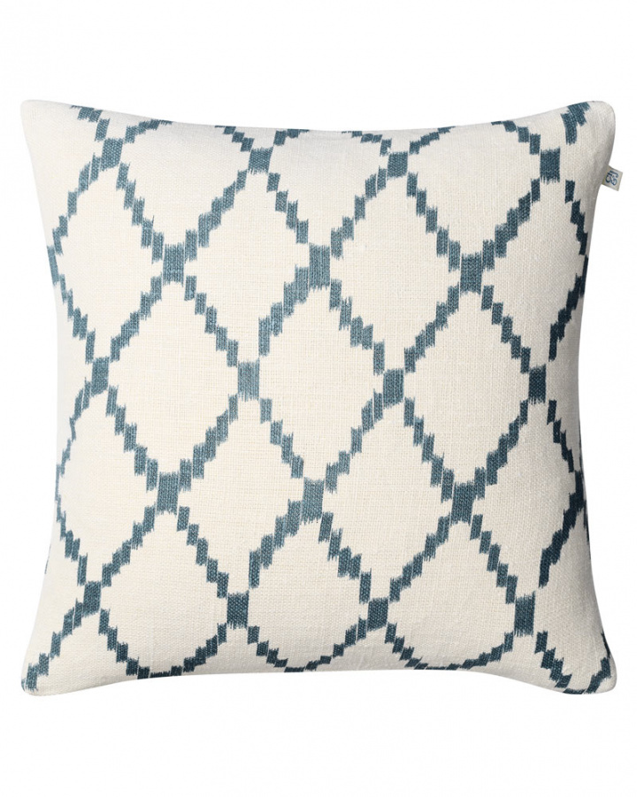 Ikat Kerela - Off White/Blue in the group Cushions / Style / Decorative Cushions at Chhatwal & Jonsson (ZCC100144-1)