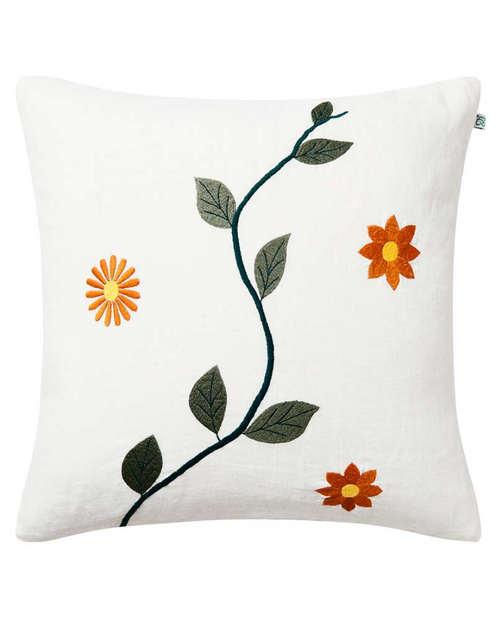Bloom - White in the group Cushions / Style / Floral Cushions at Chhatwal & Jonsson (ZCC350101-23)
