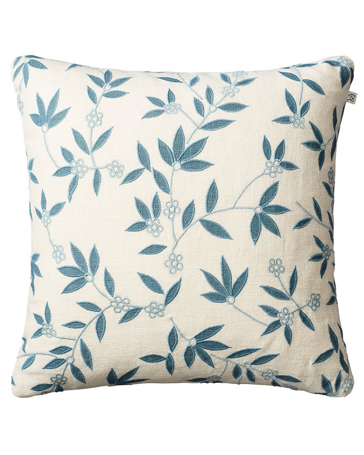 Gita - White/Heaven Blue/Aqua in the group Cushions / Style / Floral Cushions at Chhatwal & Jonsson (ZCC750150-17)