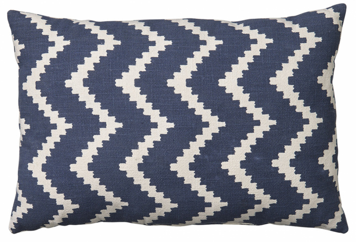 Ikat Sema - Blue/Off White OUTDOOR in the group Cushions / Room / Outdoor at Chhatwal & Jonsson (ZOIC310244-9)