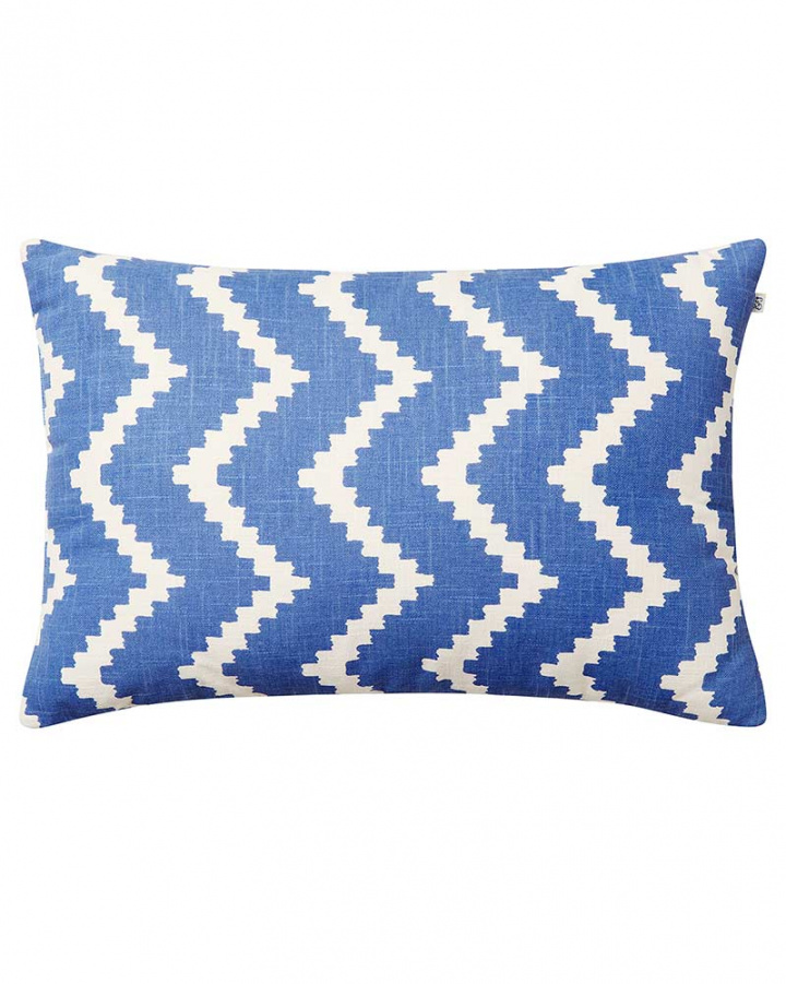 Ikat Sema - Riviera Blue/Off White OUTDOOR in the group Cushions / Colour / White at Chhatwal & Jonsson (ZOIC310253-23)